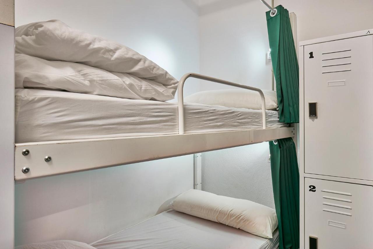 Hola Hostal Collblanc L'Hospitalet de Llobregat Exterior photo