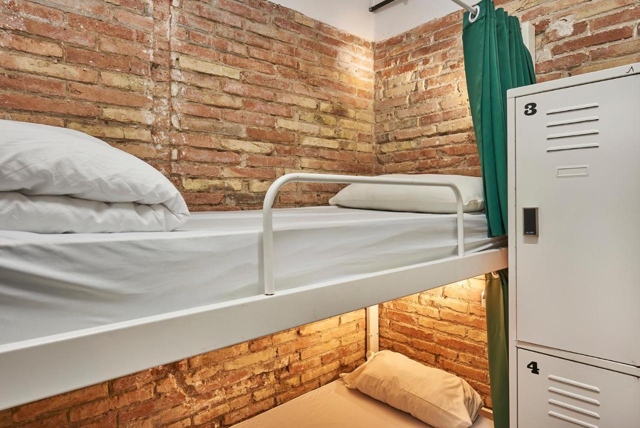 Hola Hostal Collblanc L'Hospitalet de Llobregat Exterior photo