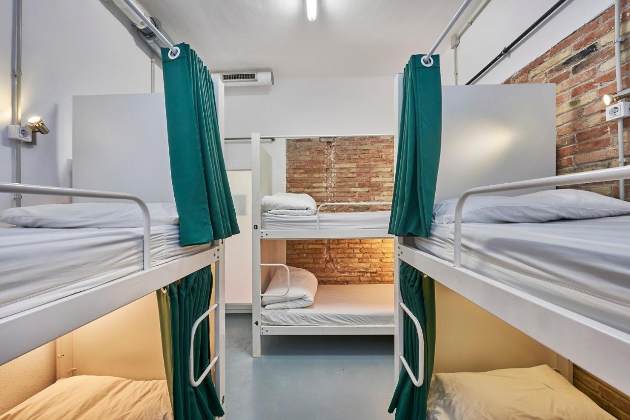 Hola Hostal Collblanc L'Hospitalet de Llobregat Exterior photo