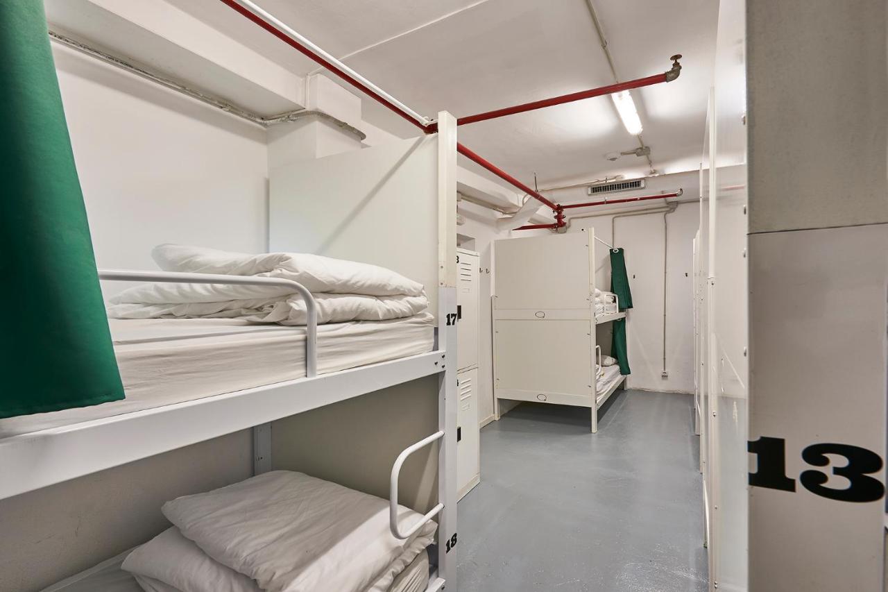 Hola Hostal Collblanc L'Hospitalet de Llobregat Exterior photo