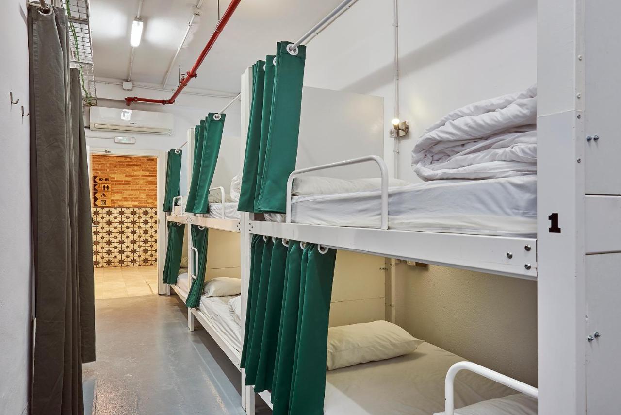 Hola Hostal Collblanc L'Hospitalet de Llobregat Exterior photo