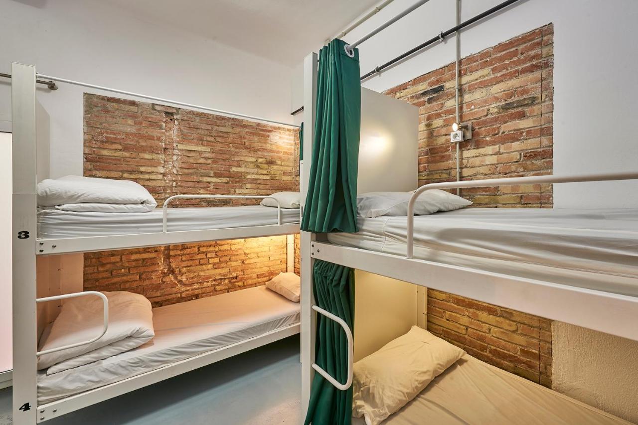 Hola Hostal Collblanc L'Hospitalet de Llobregat Exterior photo
